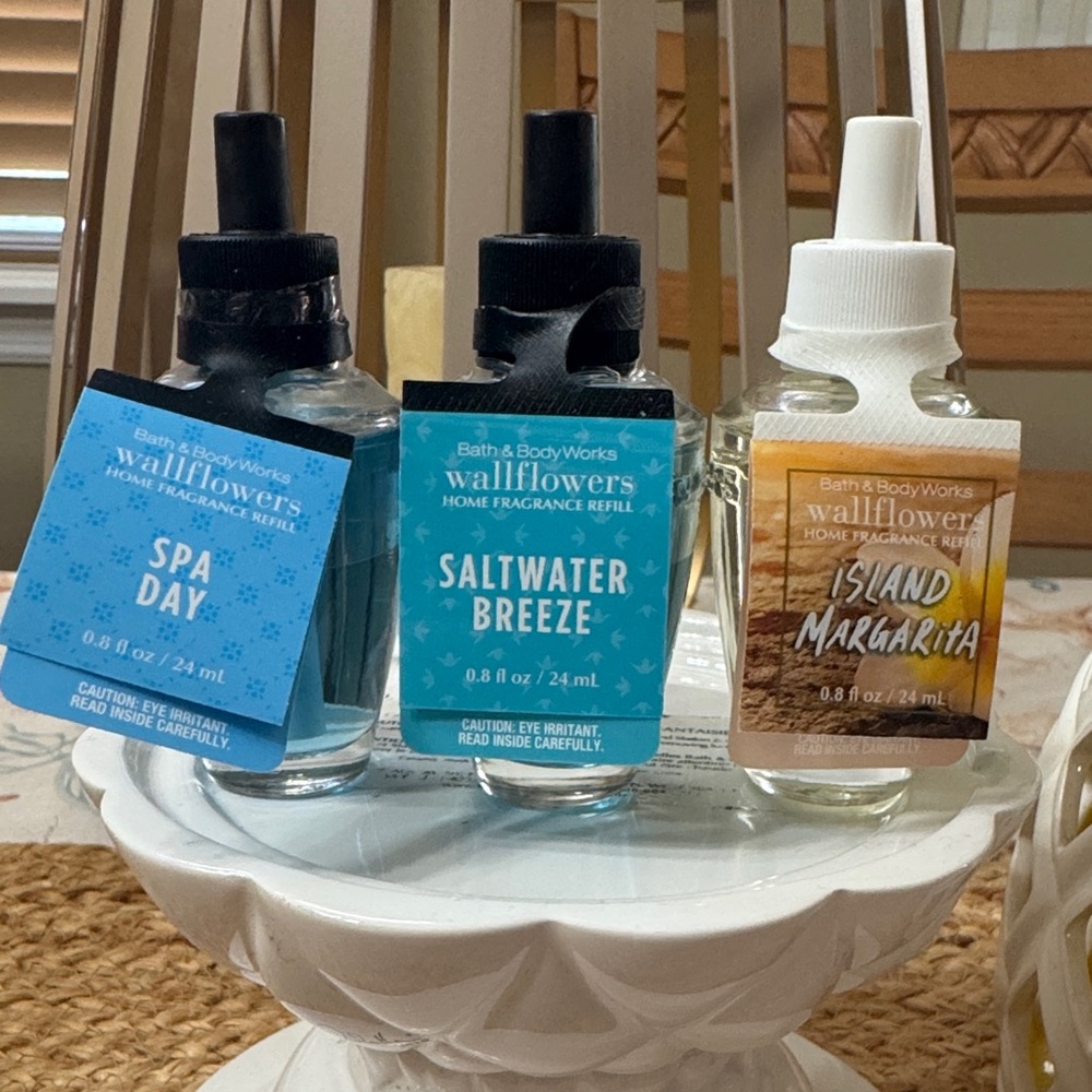 Bath & Body Works Blue and White Wallflowers Trio